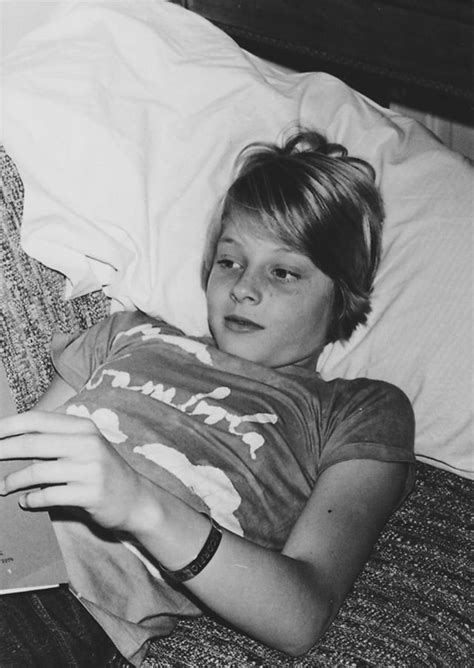 A Gallery of 18 Rare Photographs of a Teenage Jodie Foster in ...